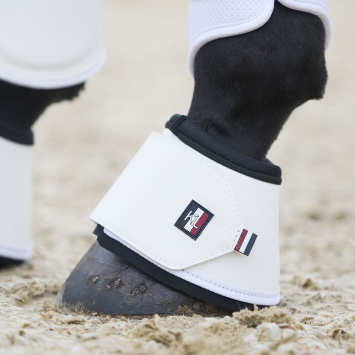 Springschoenen Classic Wit in de groep Paardenuitrusting / Beenbeschermers & Bandages / Springschoenen bij Equinest (3153161131012WH_r)
