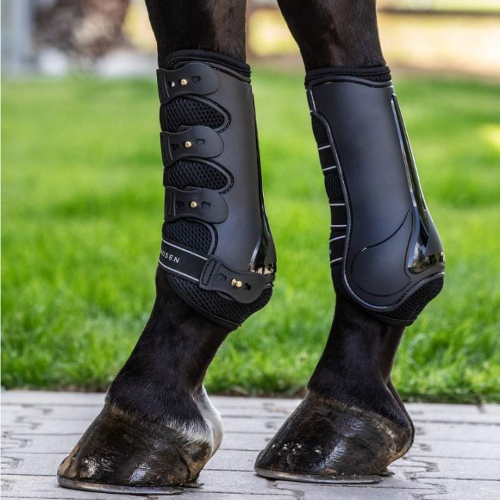 Dressuur beenbeschermers Breath Zwart in de groep Paardenuitrusting / Beenbeschermers & Bandages / Beenbeschermers & Dressuurbeschermers bij Equinest (3855901VBA_r)