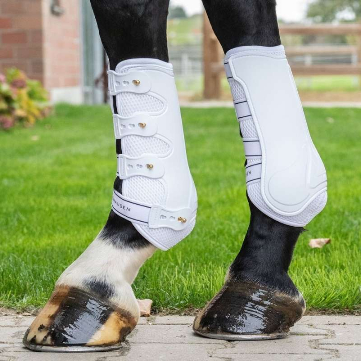 Dressuur beenbeschermers Breath Wit in de groep Paardenuitrusting / Beenbeschermers & Bandages / Beenbeschermers & Dressuurbeschermers bij Equinest (3855902VWH_r)