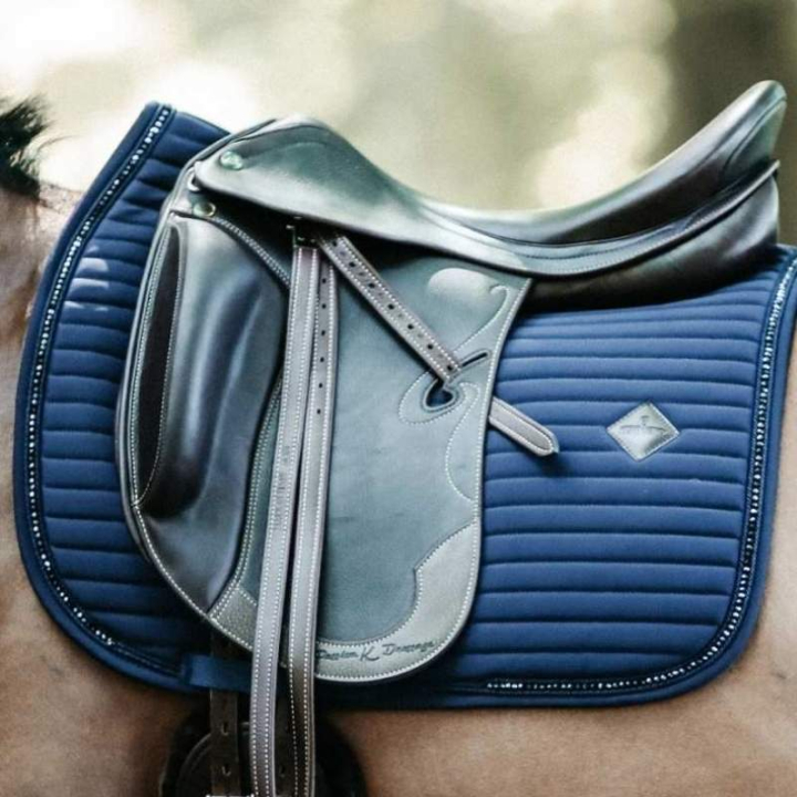 Dressuurzadeldekje Pearls Marineblauw in de groep Paardenuitrusting / Zadeldekjes / Dressuurzadeldekjes bij Equinest (42572Ma_r)