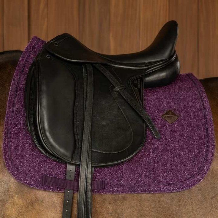 Dressuurzadeldekje Full Sparkling Paars in de groep Paardenuitrusting / Zadeldekjes / Dressuurzadeldekjes bij Equinest (4269975DRPU_r)