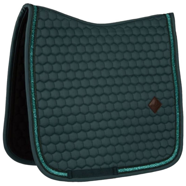 Dressuurzadeldekje Glitter Band Smaragdgroen in de groep Paardenuitrusting / Zadeldekjes / Dressuurzadeldekjes bij Equinest (4273071DRSGN_r)