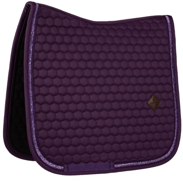 Dressuurzadeldekje Glitter Band Paars in de groep Paardenuitrusting / Zadeldekjes / Dressuurzadeldekjes bij Equinest (4273075DRPU_r)