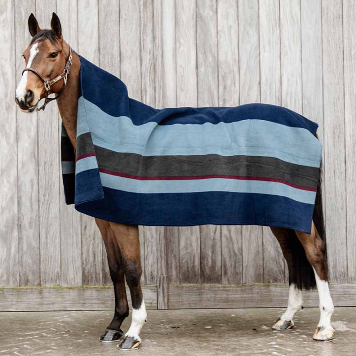 Fleece Deken Heavy Square Stripes Marineblauw in de groep Paardendekens / Fleecedekens bij Equinest (52172Ma_r)