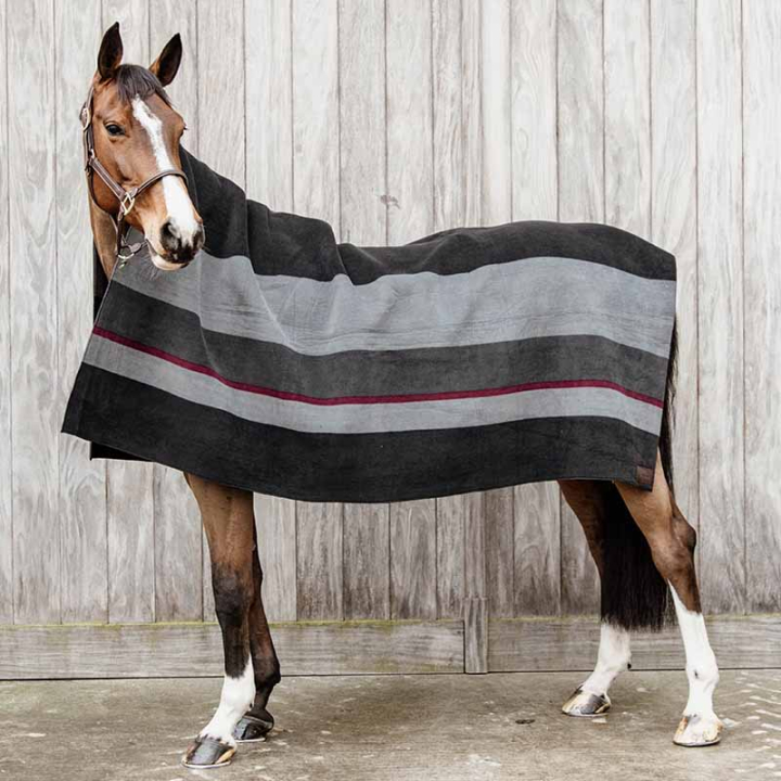 Fleece Deken Heavy Square Stripes Zwart in de groep Paardendekens / Fleecedekens bij Equinest (52172Sv_r)
