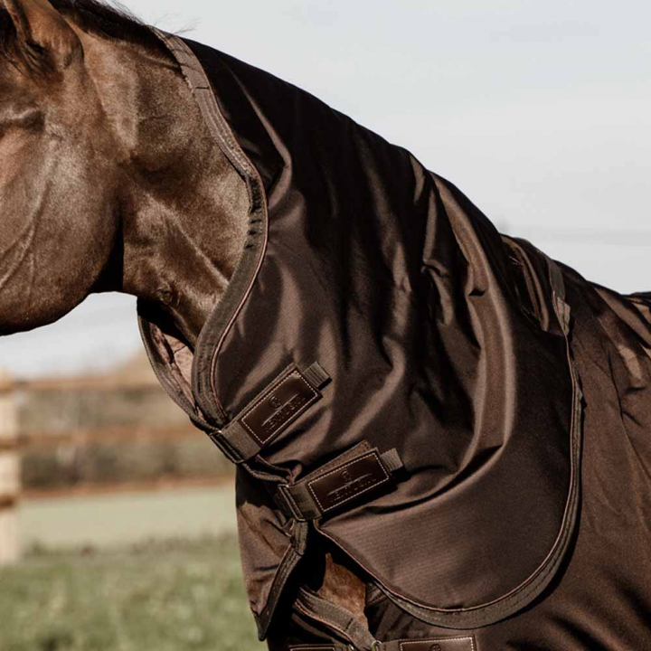 Halsdelen All Weather Pro 150g Bruin in de groep Paardendekens / Halsstukken bij Equinest (52201Br_r)