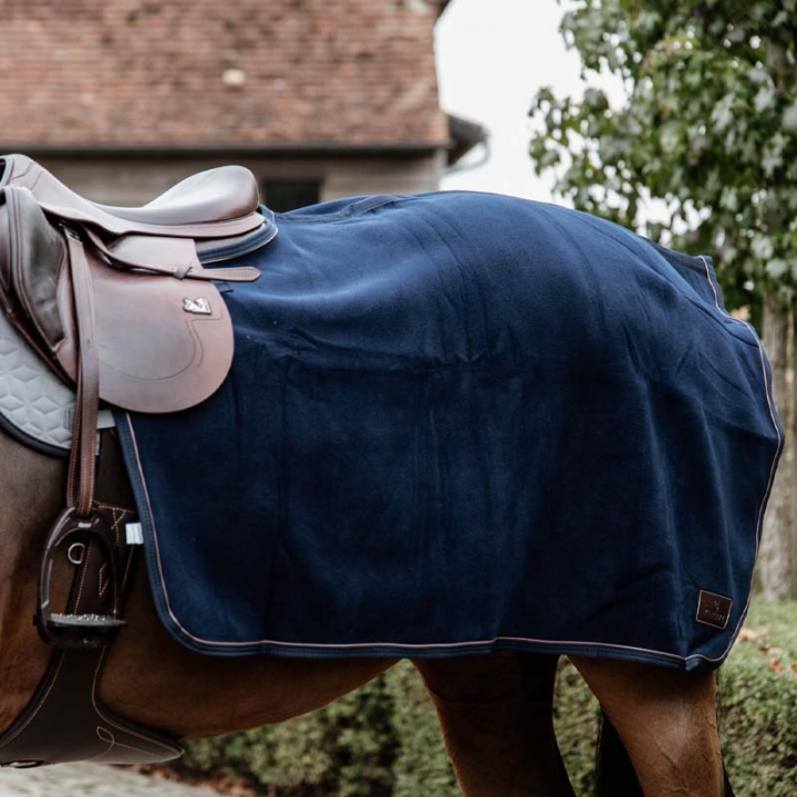 Uitrijdeken Fleece Heavy Marineblauw in de groep Paardendekens / Uitrijdekens bij Equinest (52208Ma_r)