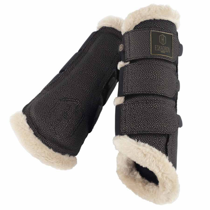 Beenbeschermers Stingray Fauxfur Heritage Zwart in de groep Paardenuitrusting / Beenbeschermers & Bandages / Beenbeschermers & Dressuurbeschermers bij Equinest (555057863290BA_r)