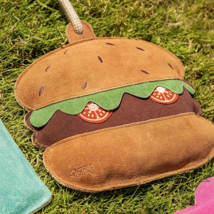Paardenspeelgoed Snackcounter Hamburger in de groep Stal & Weide / Paardenspeelgoed bij Equinest (5740HMB0)