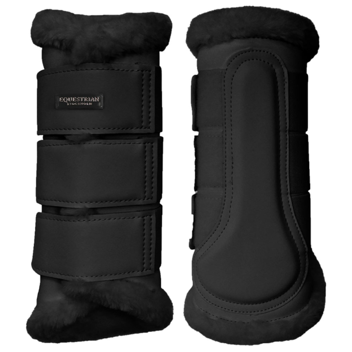 Beenbeschermers ES Faux Fur Black in de groep Paardenuitrusting / Beenbeschermers & Bandages / Beenbeschermers & Dressuurbeschermers bij Equinest (734020642198BA_r)