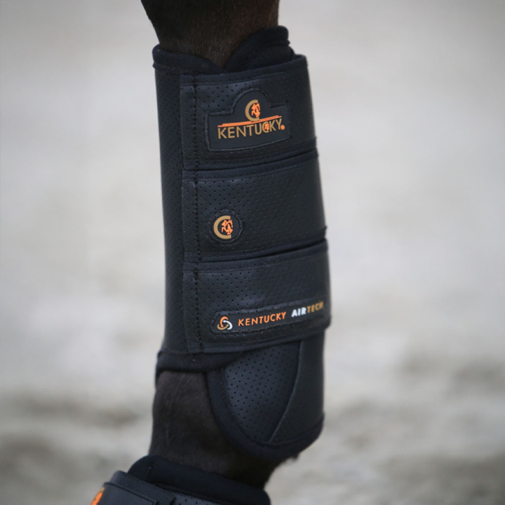 Peesbeschermers Eventing Air Tech Front Zwart in de groep Paardenuitrusting / Beenbeschermers & Bandages / Peesbeschermers bij Equinest (8420201FBA_r)