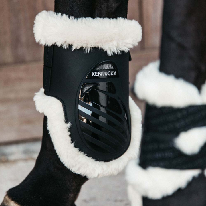 Strijklappen Elastic Vegan Sheepskin Zwart in de groep Paardenuitrusting / Beenbeschermers & Bandages / Kogelbeschermers & Strijklappen bij Equinest (8820801MBA_r)
