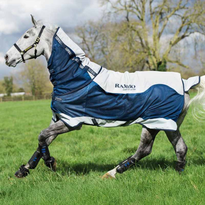Regn- & Vliegendeke Rambo Summer Series V-Front Marineblauw/Grijs in de groep Vliegbescherming / Paardendekens bij Equinest (AAAA6SBJ0_r)