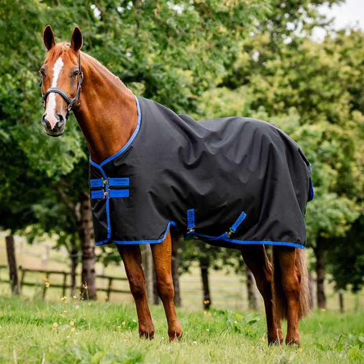 Regendeken Amigo Ripstop 900 Original 50g Fleece Lined Zwart/Blauw in de groep Paardendekens / Buitendekens / Regendekens bij Equinest (AARAGFBA)