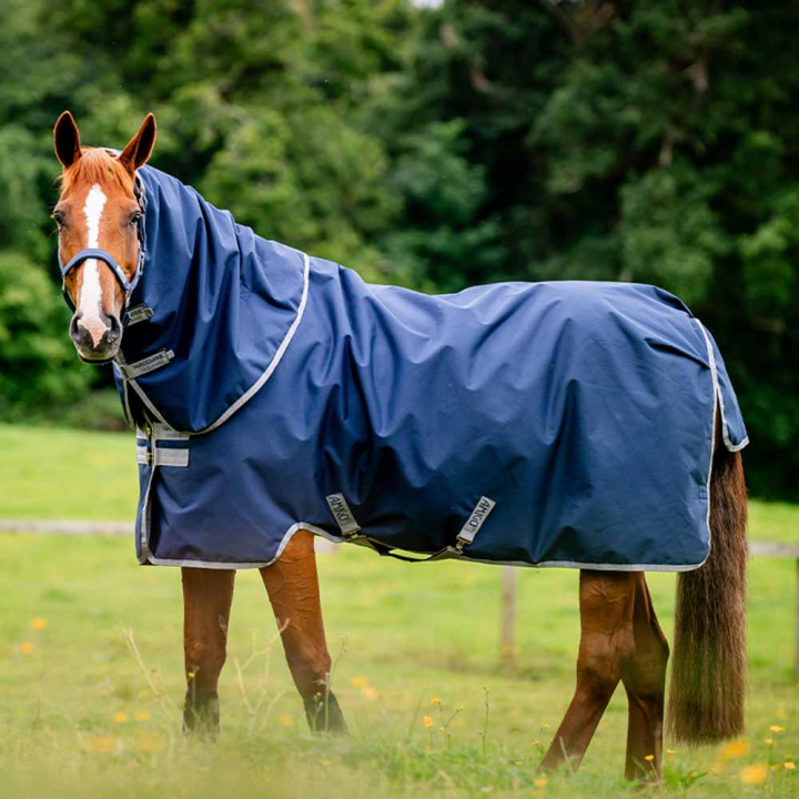 Winterdeken met Kap Amigo Ripstop 900 Plus 200g Marineblauw/Grijs in de groep Paardendekens / Buitendekens / Wintertdekens bij Equinest (AARPG4NA)