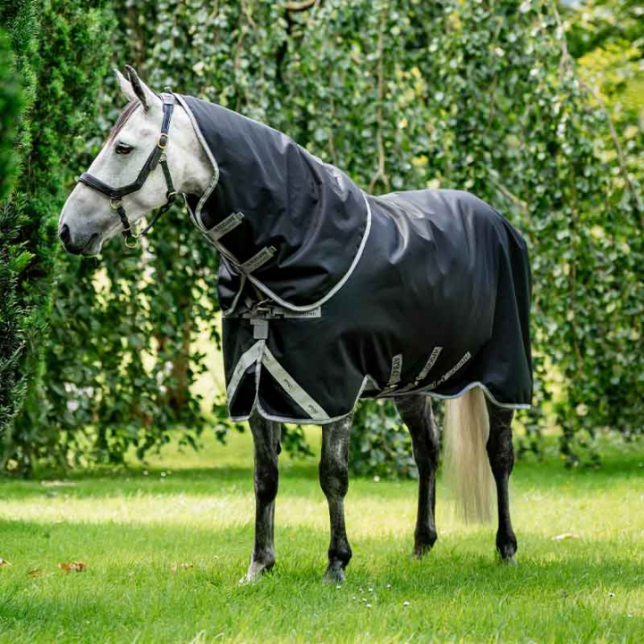 Weidedeken met Kap Amigo Bravo 12 Plus 100g Zwart/Grijs in de groep Paardendekens / Buitendekens / Overgangsdekens bij Equinest (AARPLFBA)