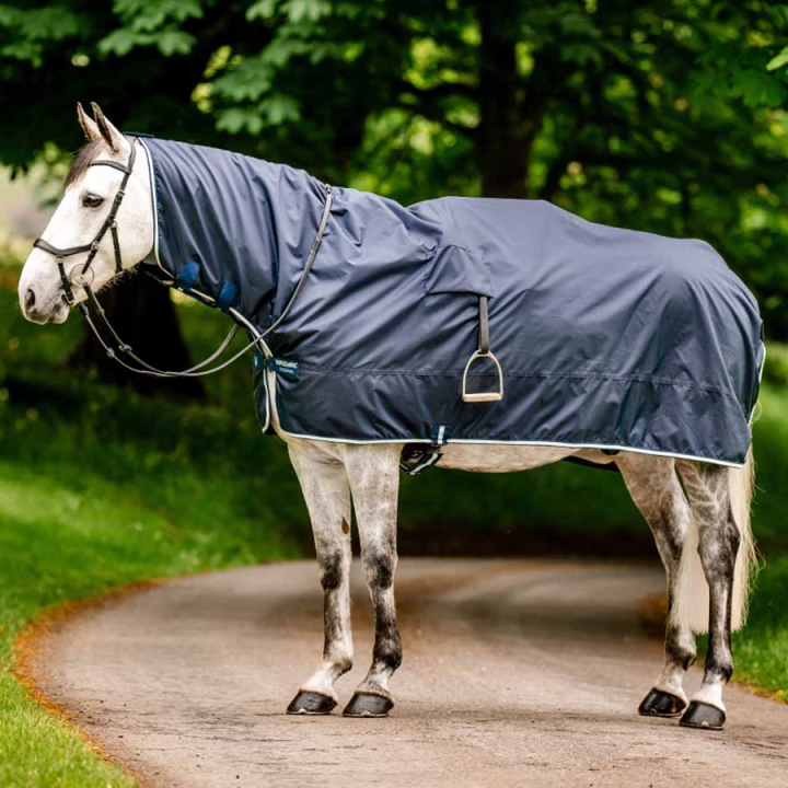 Uitrij-Regendeke Newmarket Witney Navy in de groep Paardendekens / Uitrijdekens bij Equinest (AEHRSFVRKWNA_r)