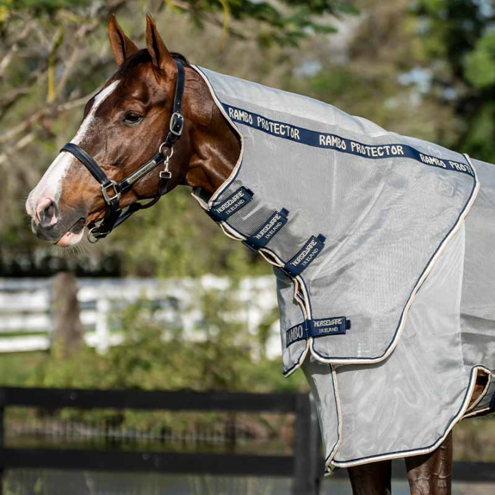 Halsstuk Rambo Protector Zilver/Grijs in de groep Paardendekens / Vliegendekens & Eczeemdekens bij Equinest (AFAPWNIBWSIGR_r)