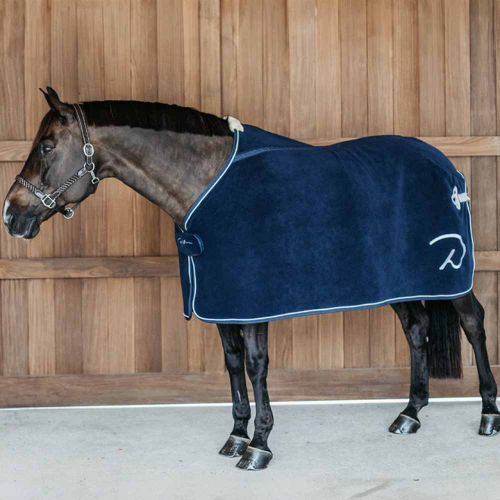 Fleecedeke Heavy Marineblauw in de groep Paardendekens / Fleecedekens bij Equinest (HO21JNA1NA_r)