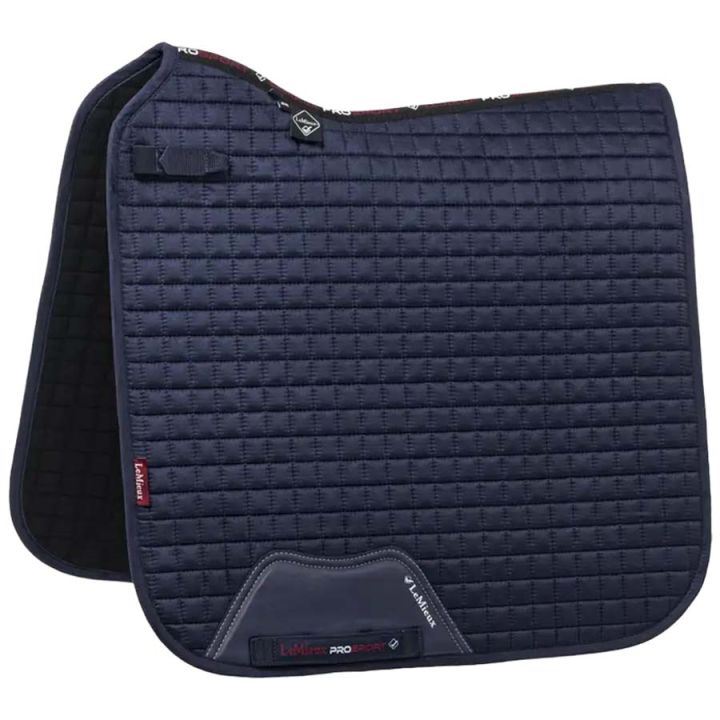 Dressuurzadeldekje Suede Square Marineblauw in de groep Paardenuitrusting / Zadeldekjes / Dressuurzadeldekjes bij Equinest (IT01293066NA_r)