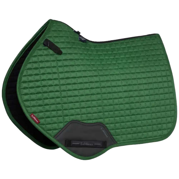 Zadeldekje Suede Square Groen in de groep Paardenuitrusting / Zadeldekjes / Springzadeldekjes & Veelzijdigheidszadeldekjes bij Equinest (IT07600066GN_r)