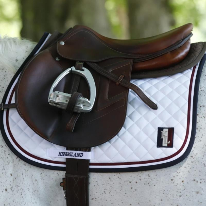 Zadeldekje Classic Wit in de groep Paardenuitrusting / Zadeldekjes / Springzadeldekjes & Veelzijdigheidszadeldekjes bij Equinest (KLC-HGS-755Vi_r)