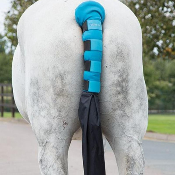Staartbeschermer met zak Blauw in de groep Paardenuitrusting / Accessoires / Staartbeschermer bij Equinest (SH1842BL)