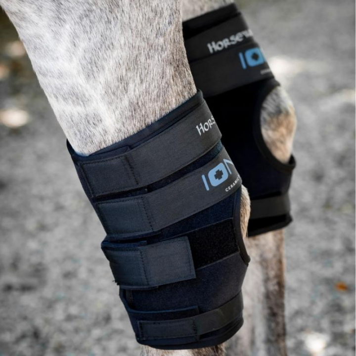Sprongbeschermers Ionic Therapy 2-pack Zwart in de groep Paardenverzorging en Verzorging / Massage & Bloedcirculatie bij Equinest (TBHJHNK00BA-FU)
