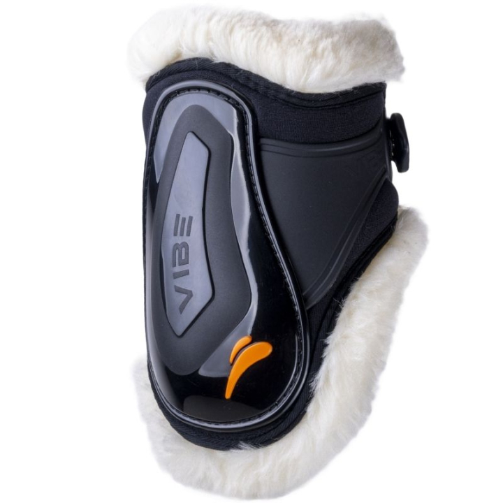 Strijklappen Vibe Fluffy Zwart in de groep Paardenuitrusting / Beenbeschermers & Bandages / Kogelbeschermers & Strijklappen bij Equinest (VIBRLNASBA_r)
