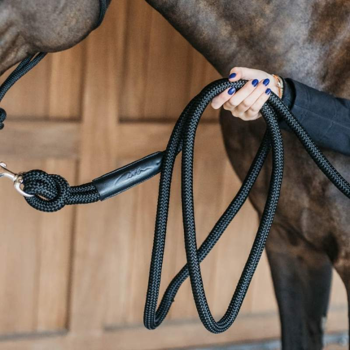 Halstertouw 3,7m Working Collection Zwart in de groep Paardenuitrusting / Halstertouwen & Trailerlijnen / Nylon & Katoenen halstertouw bij Equinest (WO10DBLBA)