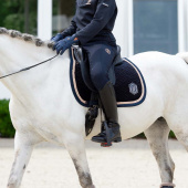 Veelzijdigheidszadeldekje Shetty Velvet Emblem Heritage Marineblauw Veelzijdigheidszadeldekje Shetty Velvet Emblem Heritage Marineblauw