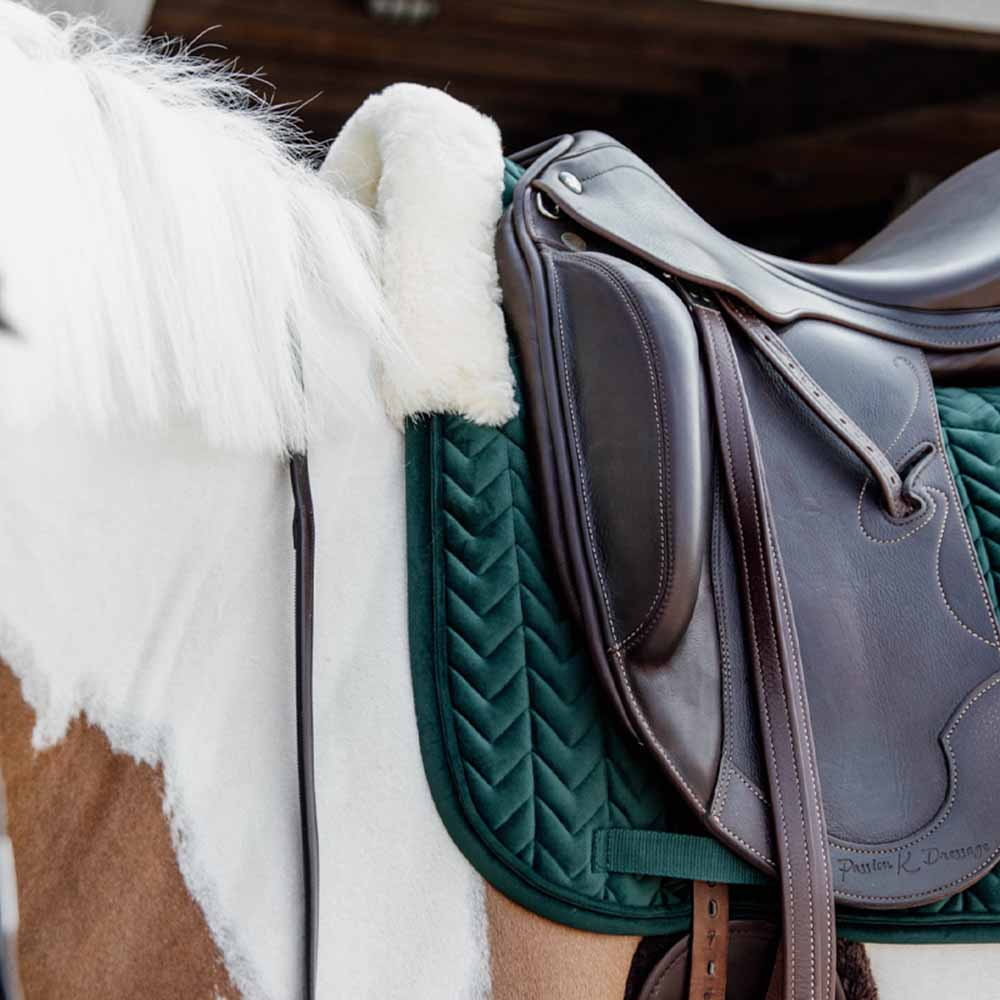 Dressuurzadeldekje Skin Friendly Velvet Groen