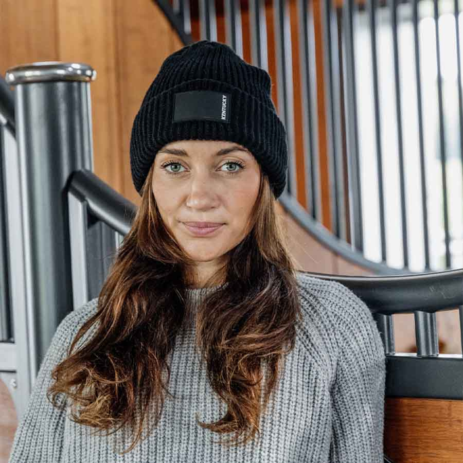 Muts Beanie Rubber Logo Zwart