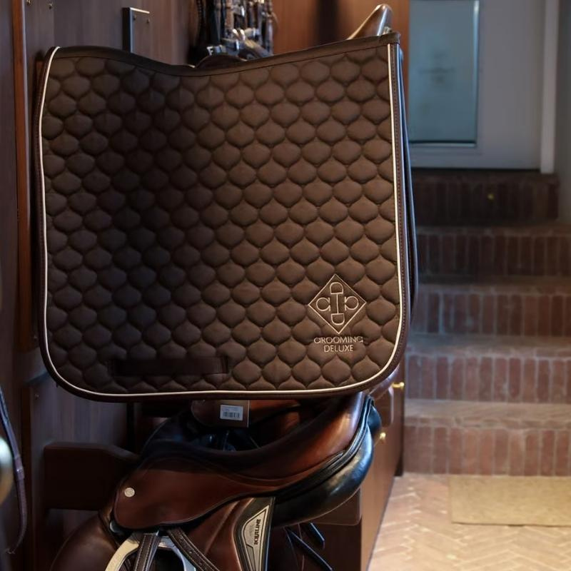 Dressuurzadeldekje Grooming Deluxe Bruin