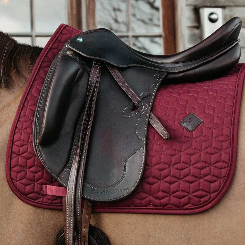 Dressuurzadeldekje Classic Bordeauxrood