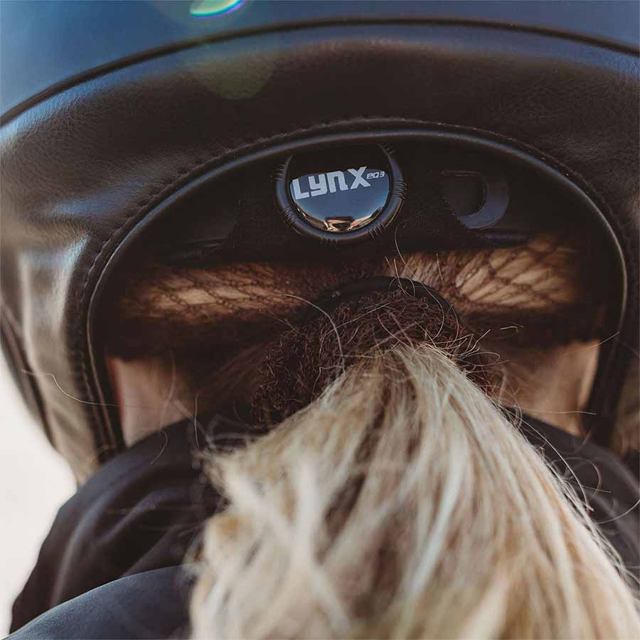 EQ3 Lynx Smooth Top Paardrijcap Zwart