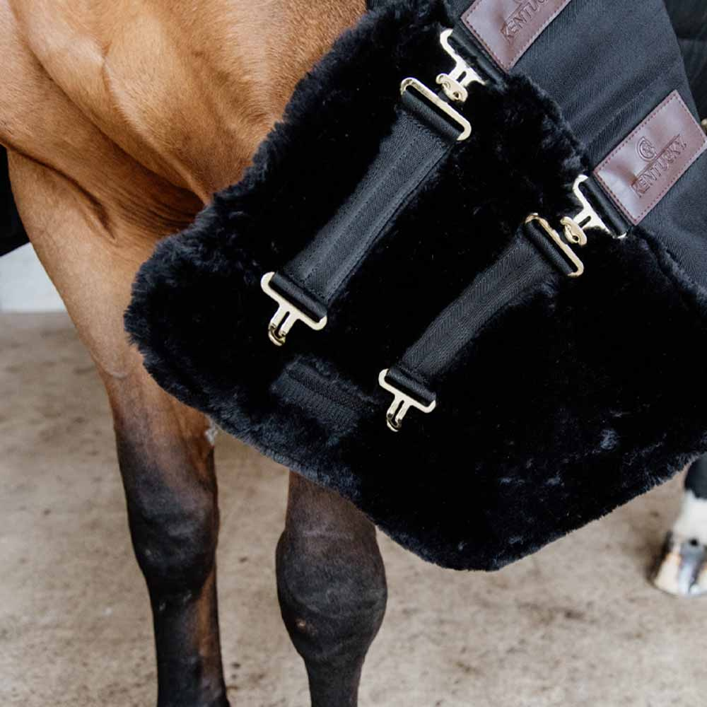 Borstverlenger Vegan Sheepskin 2 Buckles Zwart