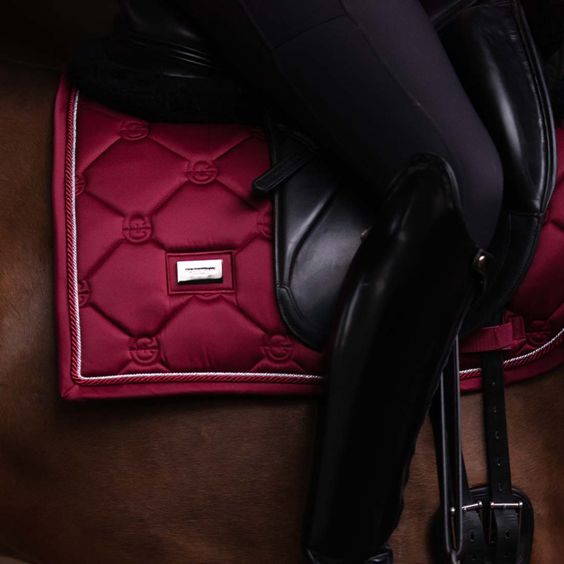 Dressuurzadeldekje ES Bordeaux