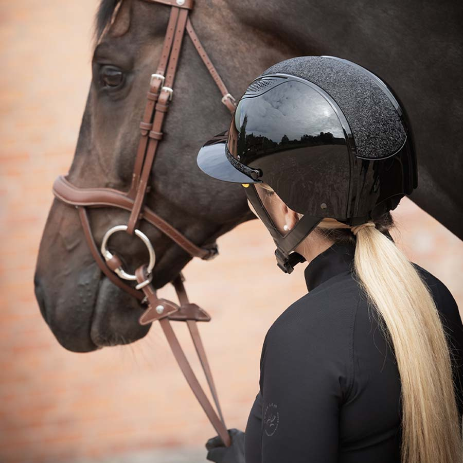 Paardrijcap MIPS Amelia Wide Peak Zwart