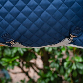 Staldeke Amigo Quilted 600D Plus 200g Marineblauw/Grijs/Zilver Staldeke Amigo Quilted 600D Plus 200g Marineblauw/Grijs/Zilver