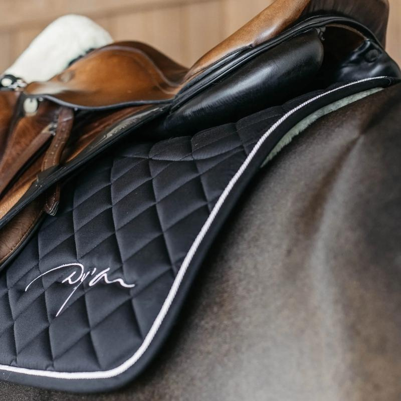 Zadeldekje Skin Friendly Vegan Sheepskin Zwart